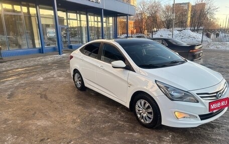 Hyundai Solaris II рестайлинг, 2015 год, 1 010 000 рублей, 2 фотография