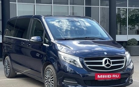 Mercedes-Benz V-Класс, 2017 год, 4 000 000 рублей, 3 фотография