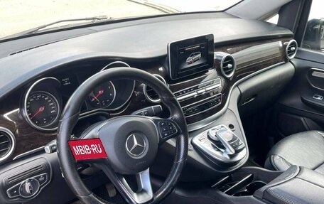 Mercedes-Benz V-Класс, 2017 год, 4 000 000 рублей, 6 фотография