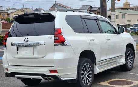 Toyota Land Cruiser Prado 150 рестайлинг 2, 2022 год, 3 689 000 рублей, 3 фотография