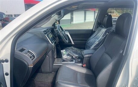 Toyota Land Cruiser Prado 150 рестайлинг 2, 2022 год, 3 689 000 рублей, 11 фотография