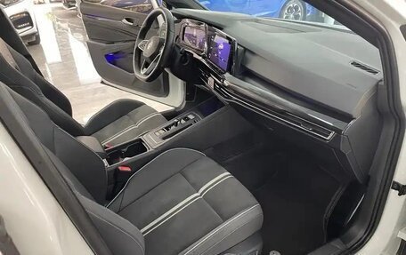 Volkswagen Golf VIII, 2021 год, 1 500 000 рублей, 11 фотография