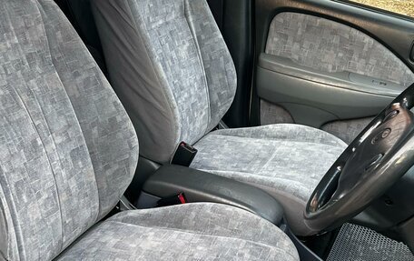 Toyota Raum I, 2001 год, 480 000 рублей, 11 фотография
