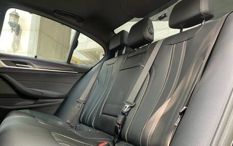 BMW 5 серия, 2022 год, 3 890 020 рублей, 13 фотография