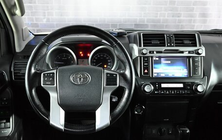 Toyota Land Cruiser Prado 150 рестайлинг 2, 2014 год, 3 800 000 рублей, 15 фотография