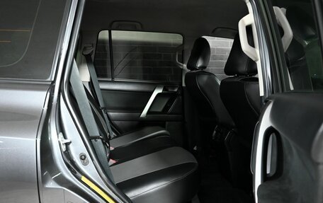 Toyota Land Cruiser Prado 150 рестайлинг 2, 2014 год, 3 800 000 рублей, 20 фотография