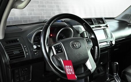 Toyota Land Cruiser Prado 150 рестайлинг 2, 2014 год, 3 800 000 рублей, 14 фотография