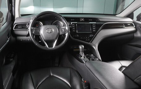 Toyota Camry, 2018 год, 2 625 000 рублей, 6 фотография