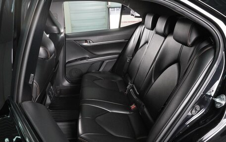 Toyota Camry, 2018 год, 2 625 000 рублей, 9 фотография