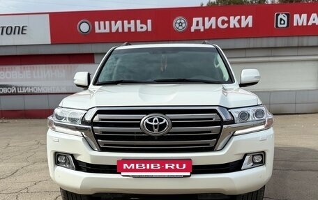 Toyota Land Cruiser 200, 2016 год, 6 150 000 рублей, 3 фотография