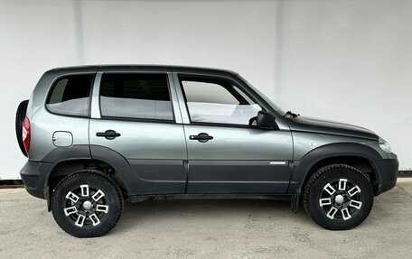 Chevrolet Niva I рестайлинг, 2013 год, 550 000 рублей, 3 фотография