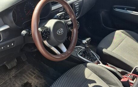 KIA Rio IV, 2018 год, 890 000 рублей, 5 фотография