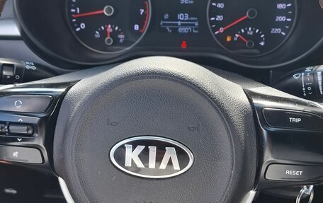 KIA Rio IV, 2018 год, 890 000 рублей, 6 фотография