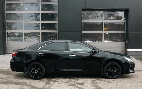 Toyota Camry, 2017 год, 2 630 000 рублей, 4 фотография