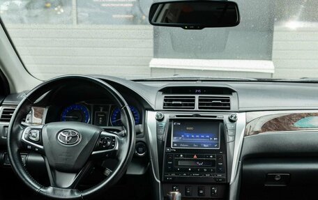 Toyota Camry, 2017 год, 2 630 000 рублей, 10 фотография