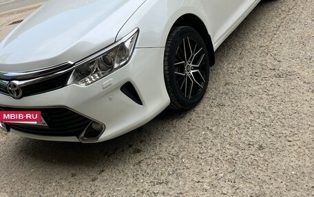 Toyota Camry, 2015 год, 1 850 000 рублей, 3 фотография