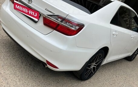 Toyota Camry, 2015 год, 1 850 000 рублей, 6 фотография