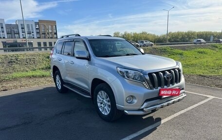 Toyota Land Cruiser Prado 150 рестайлинг 2, 2016 год, 3 650 000 рублей, 2 фотография