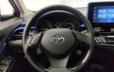 Toyota C-HR I рестайлинг, 2021 год, 1 930 000 рублей, 6 фотография