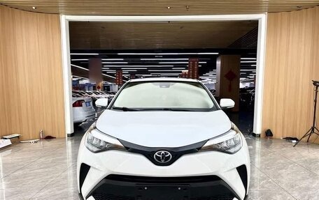Toyota C-HR I рестайлинг, 2021 год, 1 860 000 рублей, 2 фотография