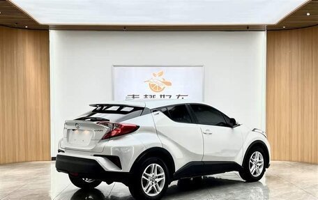 Toyota C-HR I рестайлинг, 2021 год, 1 860 000 рублей, 6 фотография
