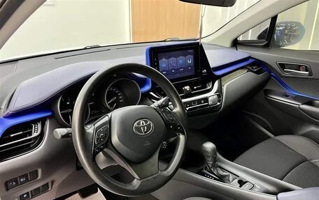 Toyota C-HR I рестайлинг, 2021 год, 1 860 000 рублей, 7 фотография