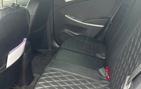 Hyundai Solaris II рестайлинг, 2011 год, 790 000 рублей, 10 фотография