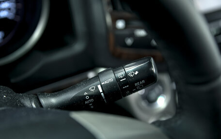 Toyota Land Cruiser 200, 2011 год, 3 300 000 рублей, 19 фотография