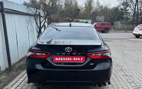 Toyota Camry, 2022 год, 3 050 000 рублей, 4 фотография