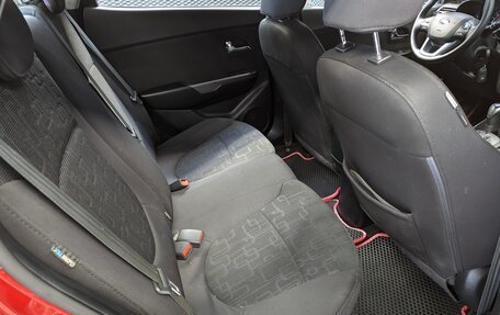 KIA Rio III рестайлинг, 2013 год, 900 000 рублей, 19 фотография