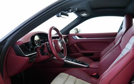 Porsche 911, 2021 год, 26 000 000 рублей, 9 фотография