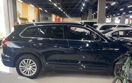 Volkswagen Touareg III, 2022 год, 4 950 000 рублей, 2 фотография