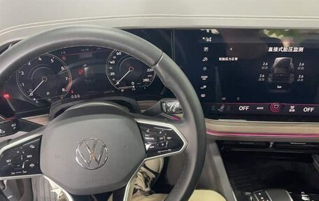Volkswagen Touareg III, 2022 год, 4 950 000 рублей, 9 фотография