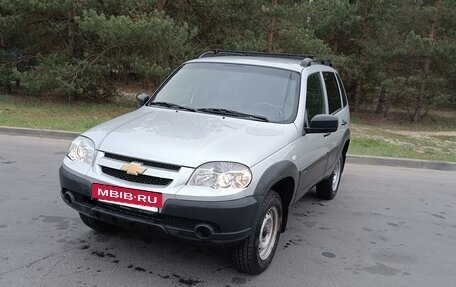 Chevrolet Niva I рестайлинг, 2019 год, 950 000 рублей, 4 фотография