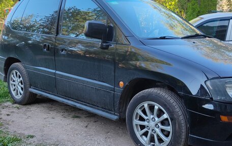 Mitsubishi Space Runner II, 2000 год, 400 000 рублей, 3 фотография