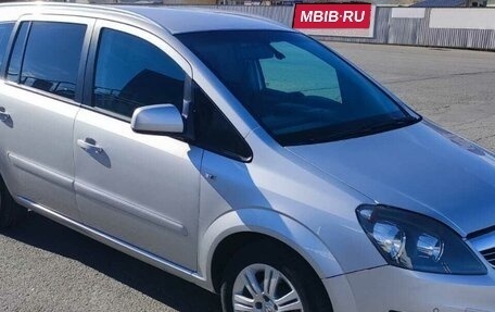 Opel Zafira B, 2012 год, 720 000 рублей, 1 фотография