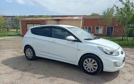 Hyundai Solaris II рестайлинг, 2012 год, 835 000 рублей, 4 фотография