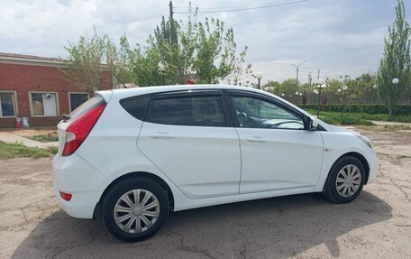 Hyundai Solaris II рестайлинг, 2012 год, 835 000 рублей, 5 фотография