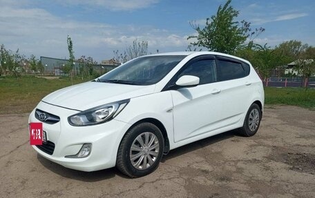 Hyundai Solaris II рестайлинг, 2012 год, 835 000 рублей, 3 фотография