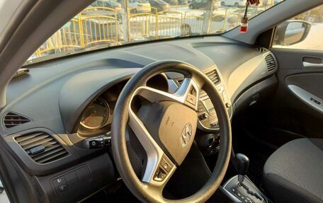 Hyundai Solaris II рестайлинг, 2013 год, 850 000 рублей, 10 фотография