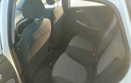 Hyundai Solaris II рестайлинг, 2013 год, 850 000 рублей, 13 фотография
