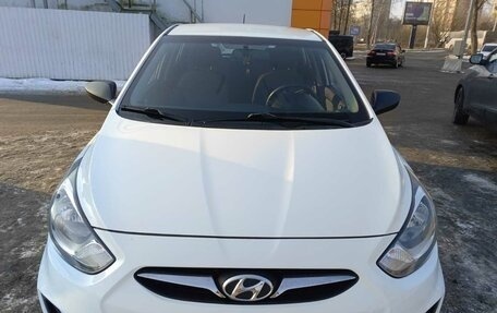 Hyundai Solaris II рестайлинг, 2013 год, 850 000 рублей, 7 фотография