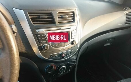 Hyundai Solaris II рестайлинг, 2013 год, 850 000 рублей, 14 фотография