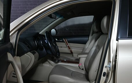 Toyota Highlander III, 2011 год, 2 300 000 рублей, 10 фотография