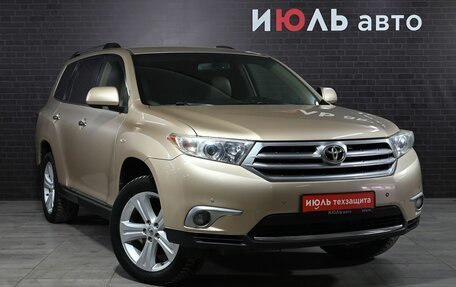 Toyota Highlander III, 2011 год, 2 300 000 рублей, 3 фотография