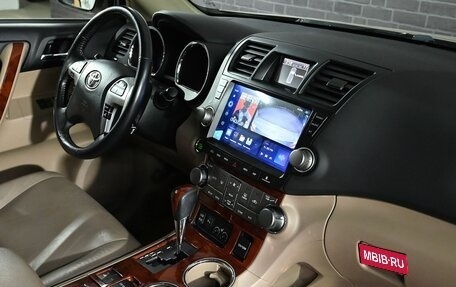 Toyota Highlander III, 2011 год, 2 300 000 рублей, 9 фотография