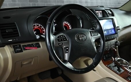 Toyota Highlander III, 2011 год, 2 300 000 рублей, 14 фотография