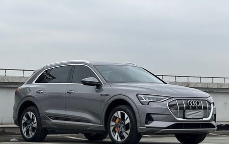 Audi e-tron I, 2022 год, 3 180 000 рублей, 2 фотография