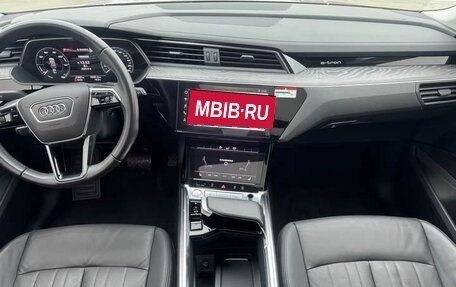 Audi e-tron I, 2022 год, 3 180 000 рублей, 8 фотография