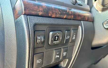 Toyota Land Cruiser 200, 2011 год, 3 200 000 рублей, 18 фотография